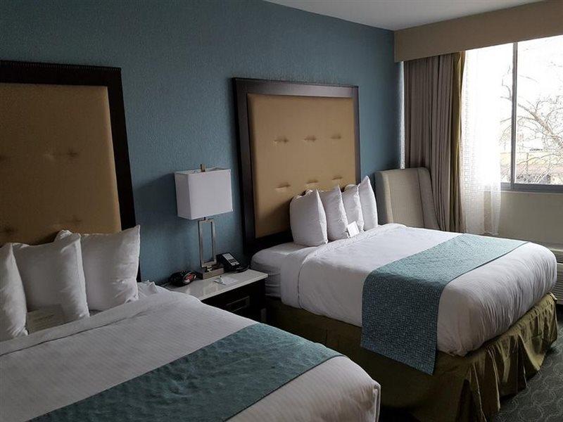 Wyndham Garden Kenosha Harborside Hotel Exterior foto