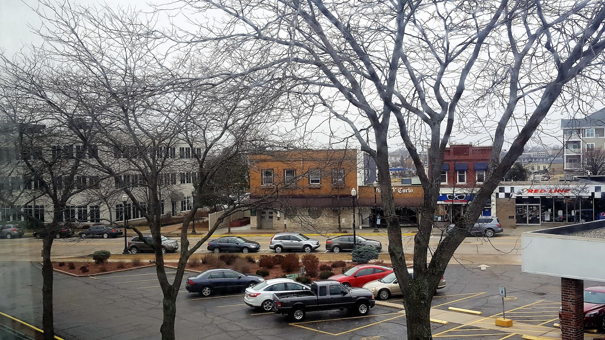 Wyndham Garden Kenosha Harborside Hotel Exterior foto
