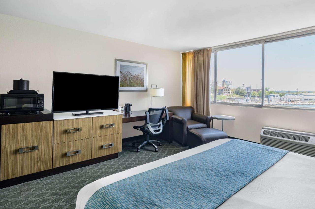 Wyndham Garden Kenosha Harborside Hotel Exterior foto