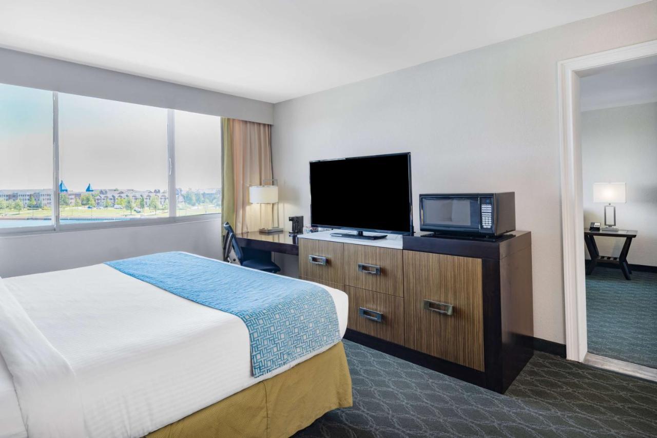 Wyndham Garden Kenosha Harborside Hotel Exterior foto