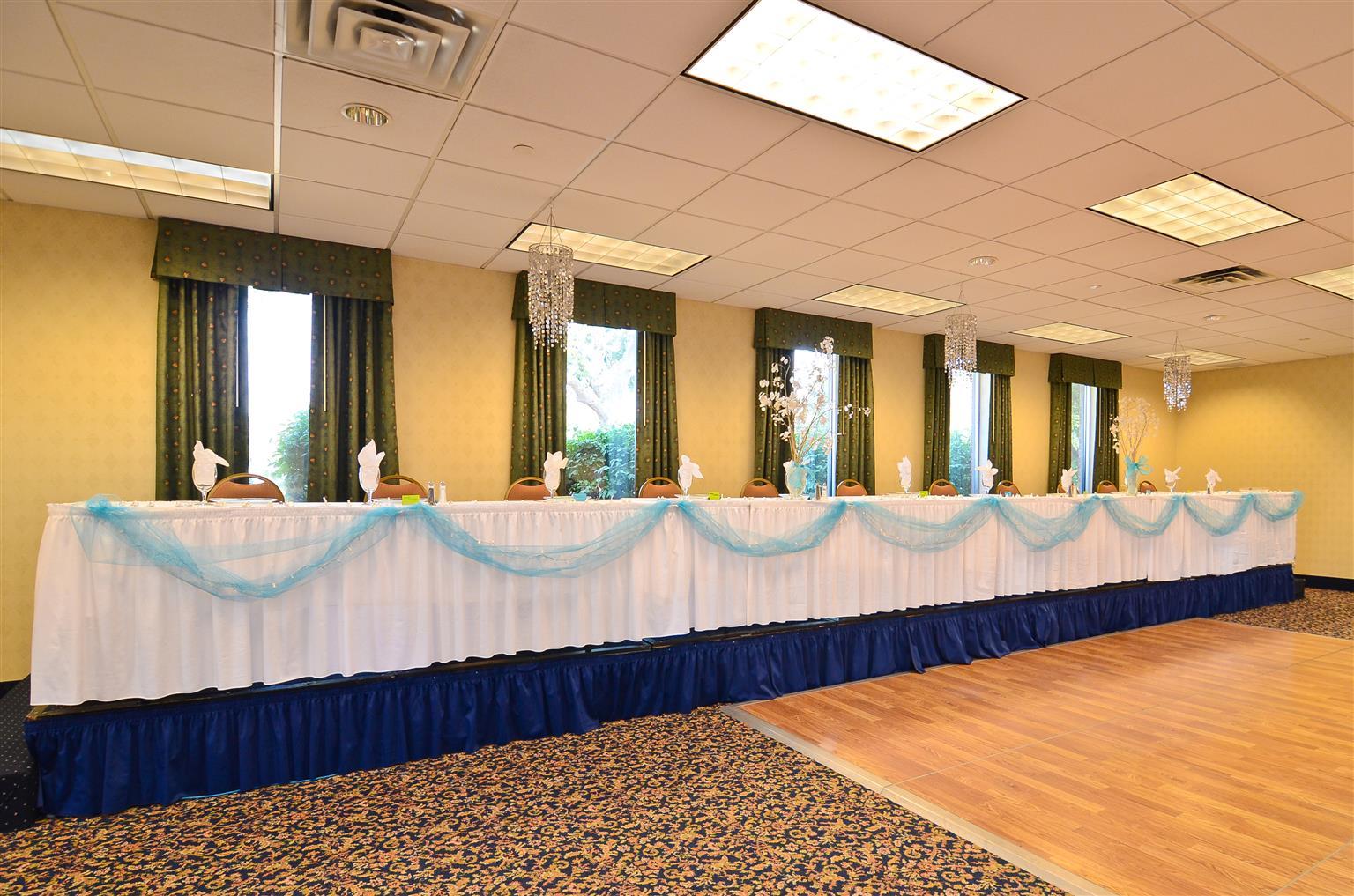 Wyndham Garden Kenosha Harborside Hotel Restaurant foto