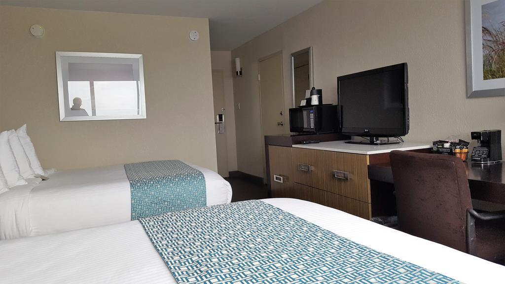 Wyndham Garden Kenosha Harborside Hotel Exterior foto