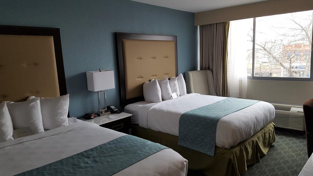 Wyndham Garden Kenosha Harborside Hotel Exterior foto