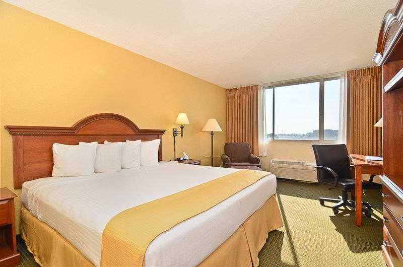 Wyndham Garden Kenosha Harborside Hotel Exterior foto